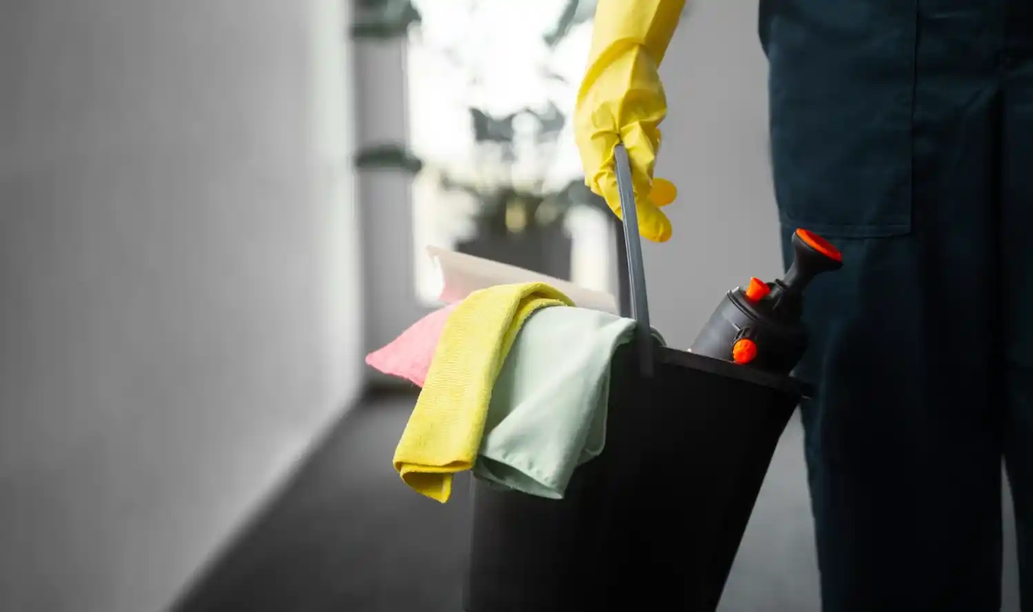 Overige schoonmaakdiensten Breda - bestrating rolluiken daken Schoonmaakbedrijf Cema