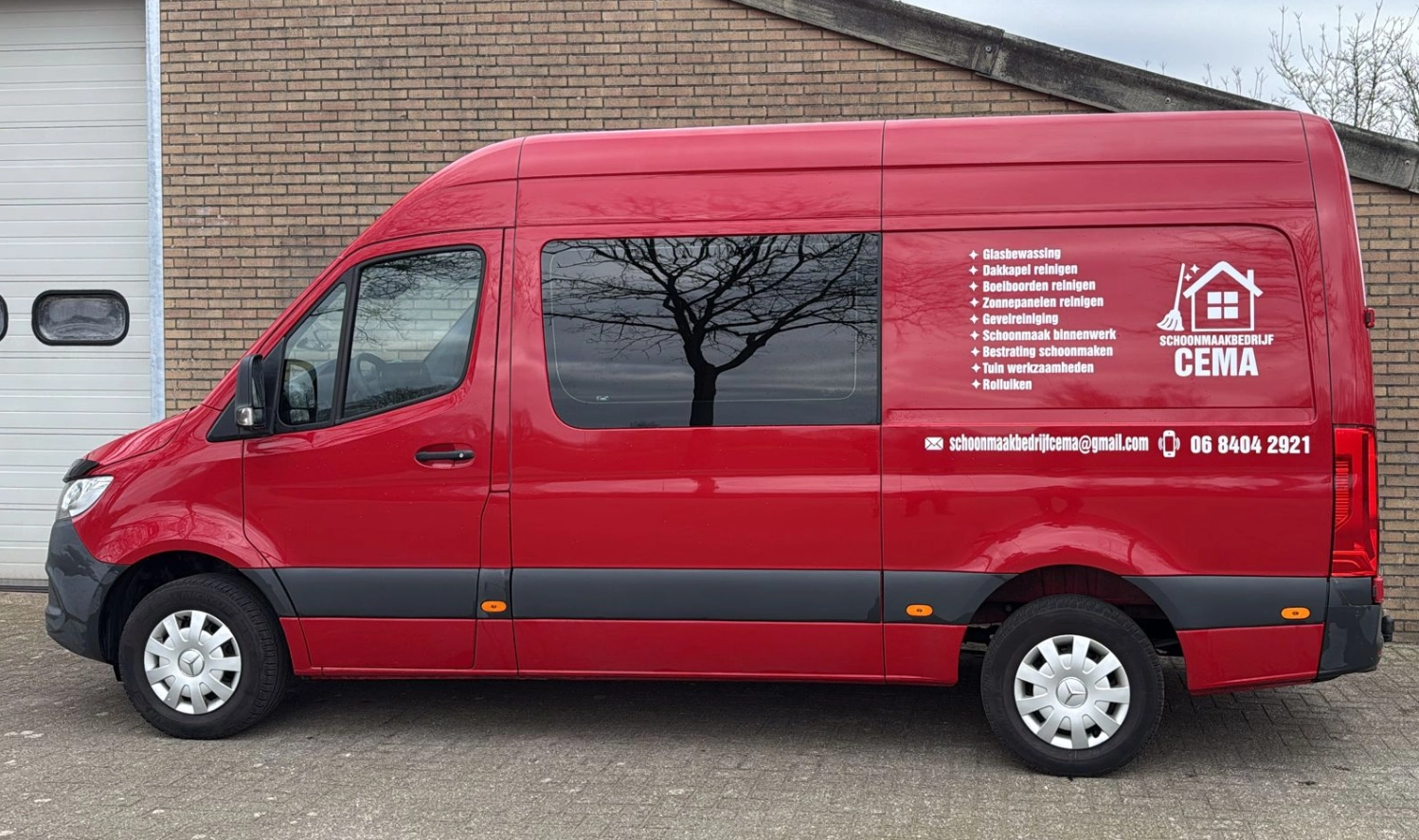 Schoonmaakbedrijf Cema team Breda